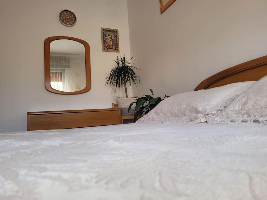 Bilocale: 5 Minuti Dall'ariston Apartment